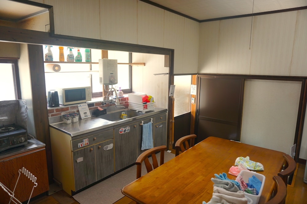 ヴィラ マウンテンビュー 専用キッチン0 | 遊子川ゲストハウス コッコロん