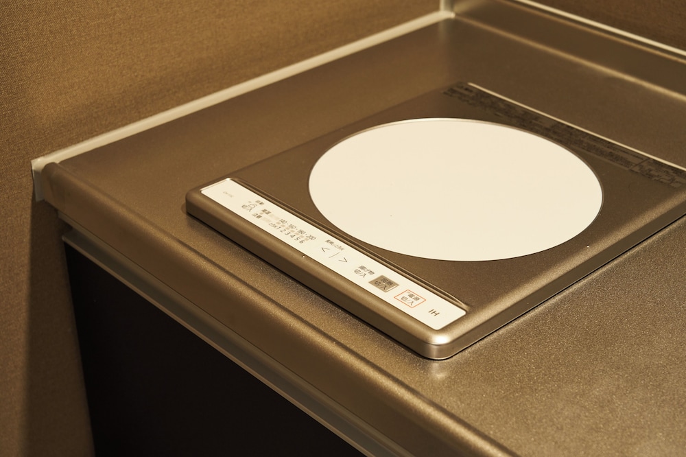 クイーンソファーベッド_禁煙(レンタカーなし) 客室の設備とサービス1 | B/C HOTEL 那覇 レンタカー付ホテル