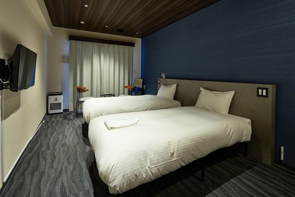 ツインルーム_禁煙（レンタカーなし） 客室3 | B/C HOTEL 那覇 レンタカー付ホテル