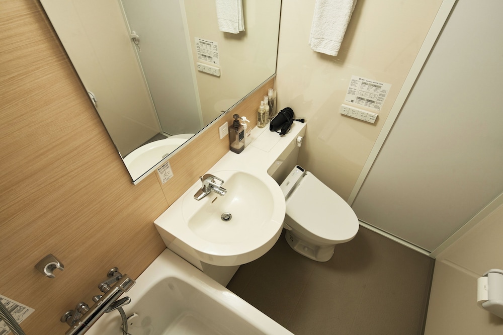 クイーンソファーベッド_禁煙(レンタカーなし) バスルーム2 | B/C HOTEL 那覇 レンタカー付ホテル