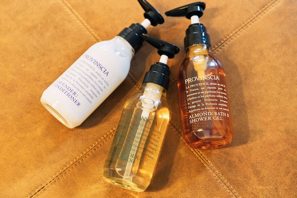 スーペリア ダブルベッド2台付_禁煙（レンタカーなし） 客室の設備とサービス4 | B/C HOTEL 那覇 レンタカー付ホテル