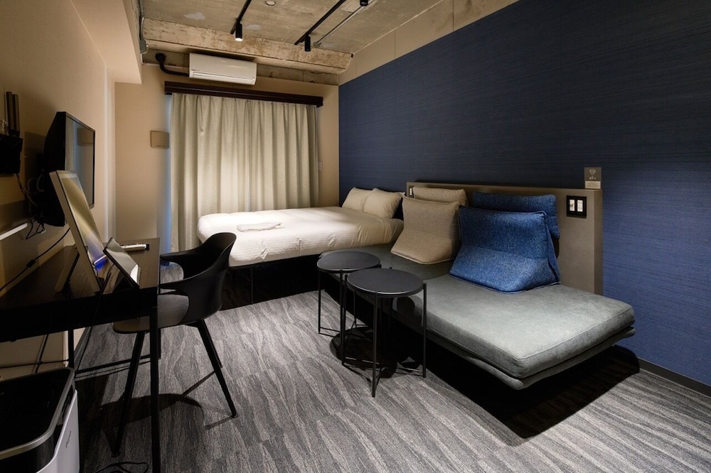クイーンソファーベッド_禁煙(レンタカーなし) | B/C HOTEL 那覇 レンタカー付ホテル