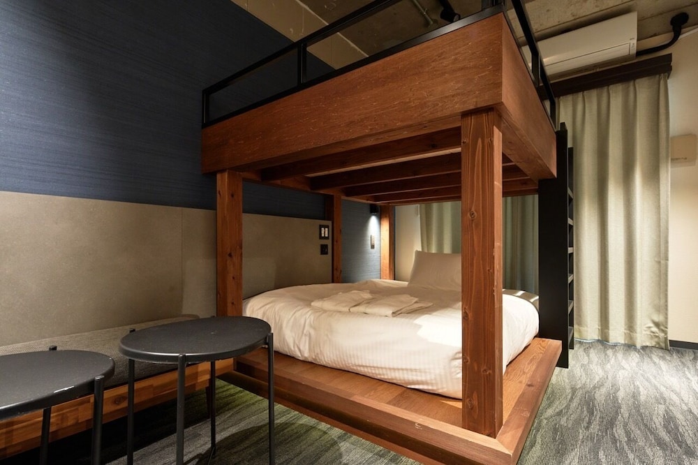 スーペリア ダブルベッド2台付_禁煙(レンタカーなし) 客室5 | B/C HOTEL 那覇 レンタカー付ホテル