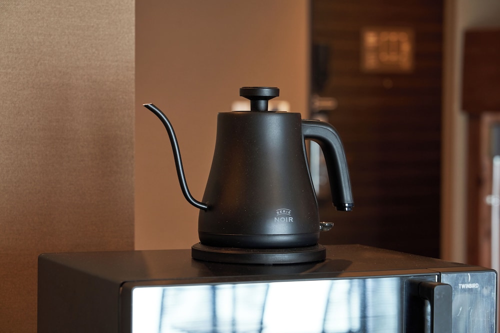 クイーンソファーベッド_禁煙(レンタカーなし) 客室の設備とサービス0 | B/C HOTEL 那覇 レンタカー付ホテル