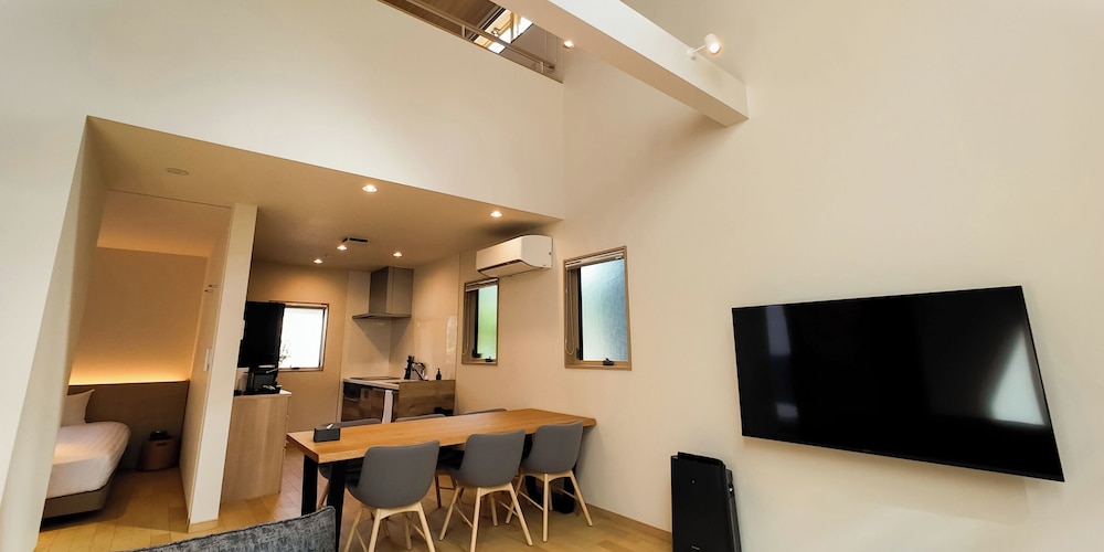 E type, 天然温泉, 岩盤浴ベッド [ヴィラ][ペット不可]（6名定員） 客室8 | Rakuten STAY VILLA 鬼怒川リバーサイド