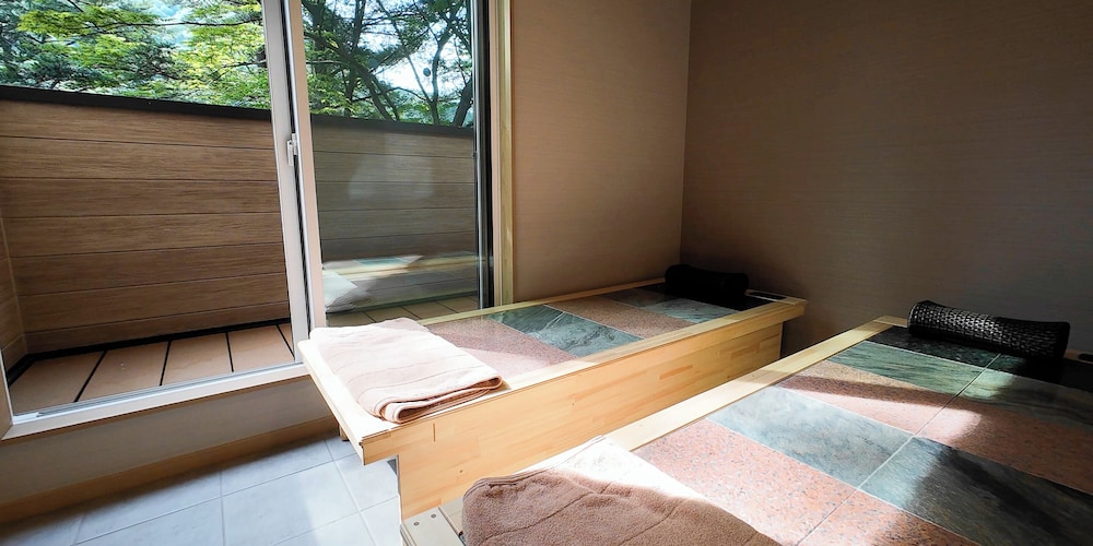 E type, 天然温泉, 岩盤浴ベッド [ヴィラ][ペット不可]（6名定員） 客室の設備とサービス7 | Rakuten STAY VILLA 鬼怒川リバーサイド