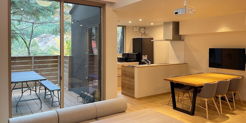 D-1 type, 天然温泉, サウナ, リビングプロジェクター（6名定員） 客室5 | Rakuten STAY VILLA 鬼怒川リバーサイド