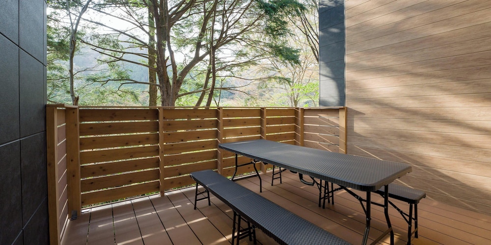 D-2 type, 天然温泉,サウナ, ７５インチ大型TV[ペット不可]（6名定員） テラス / パティオ0 | Rakuten STAY VILLA 鬼怒川リバーサイド