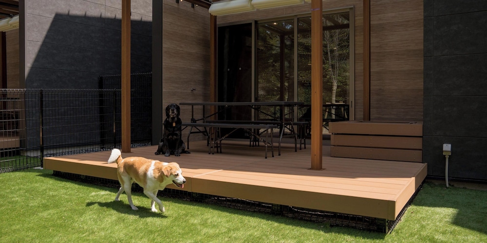 B type 天然温泉, サウナ,ドッグラン[ペット可]（6名定員） テラス / パティオ1 | Rakuten STAY VILLA 鬼怒川リバーサイド