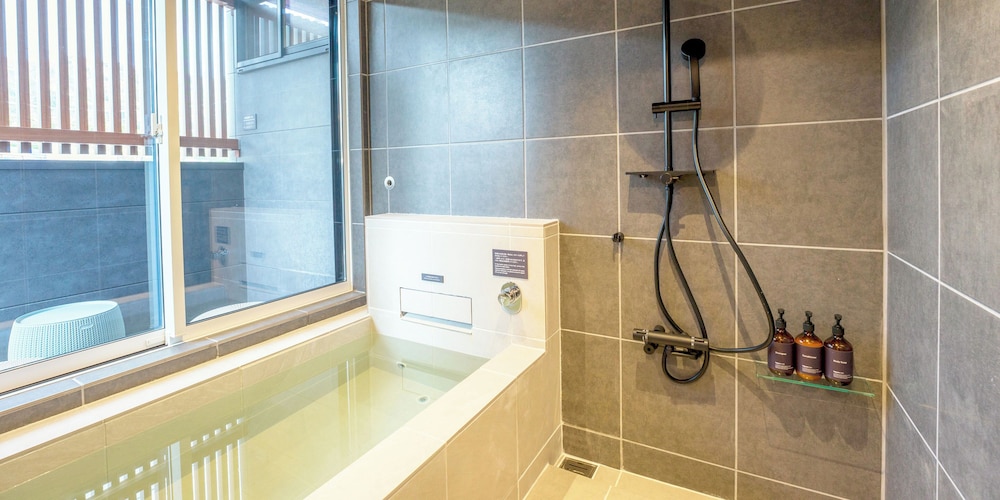 A type 天然温泉, サウナ, 無重力マッサージチェア[ペット不可] (10名定員) バスルーム5 | Rakuten STAY VILLA 鬼怒川リバーサイド