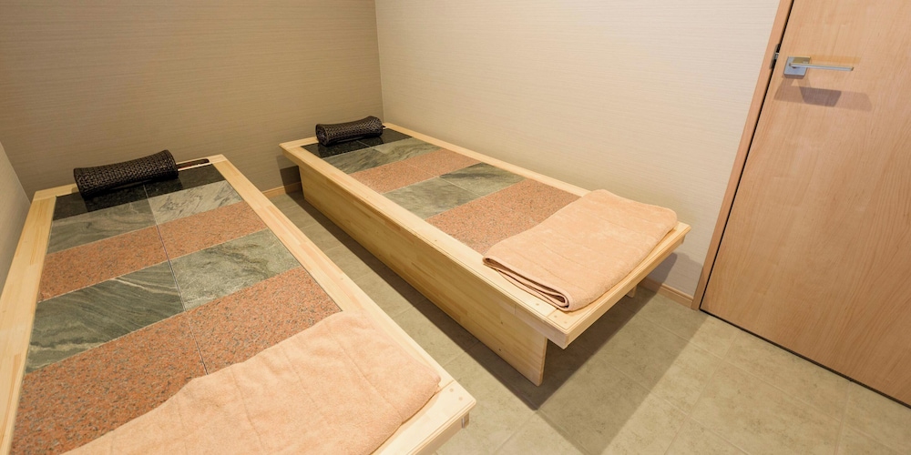 E type, 天然温泉, 岩盤浴ベッド [ヴィラ][ペット不可]（6名定員） バスルーム1 | Rakuten STAY VILLA 鬼怒川リバーサイド