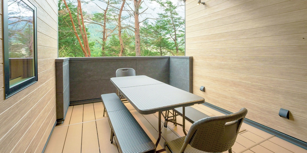 A type 天然温泉, サウナ, 無重力マッサージチェア[ペット不可] (10名定員) テラス / パティオ1 | Rakuten STAY VILLA 鬼怒川リバーサイド