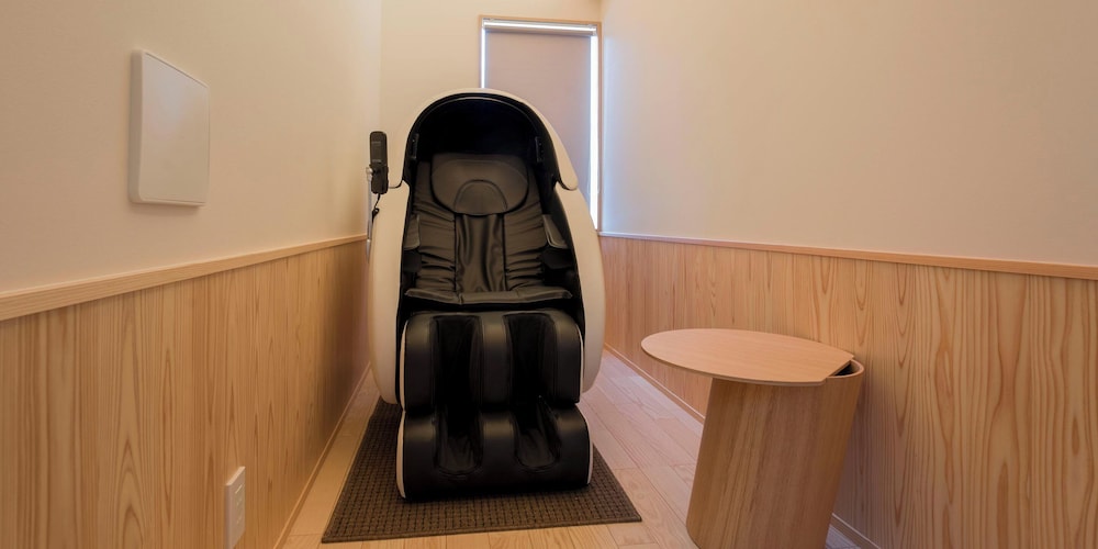 A type 天然温泉, サウナ, 無重力マッサージチェア[ペット不可] (10名定員) マッサージ (室内)0 | Rakuten STAY VILLA 鬼怒川リバーサイド