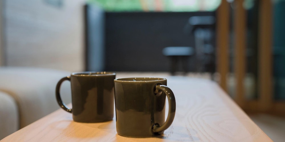 D-2 type, 天然温泉,サウナ, ７５インチ大型TV[ペット不可]（6名定員） リビング エリア2 | Rakuten STAY VILLA 鬼怒川リバーサイド