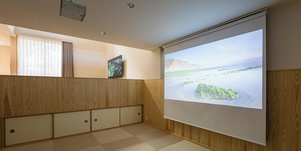 D-2 type, 天然温泉,サウナ, ７５インチ大型TV[ペット不可]（6名定員） 客室2 | Rakuten STAY VILLA 鬼怒川リバーサイド