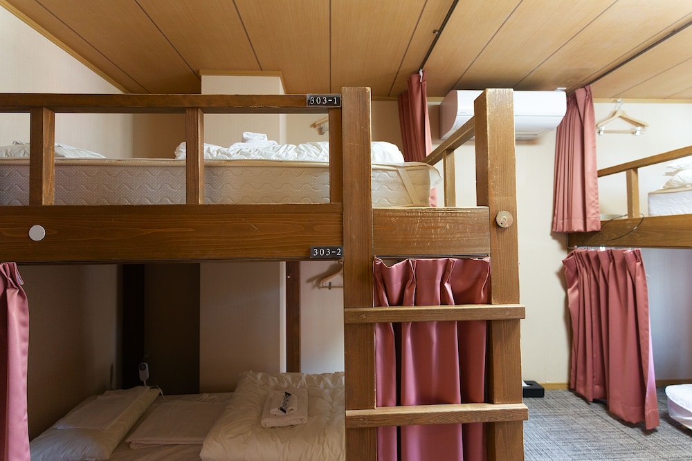 バンクルーム 6ベッド 禁煙 客室3 | KOMOREBI　HOSTEL-your cozy place-