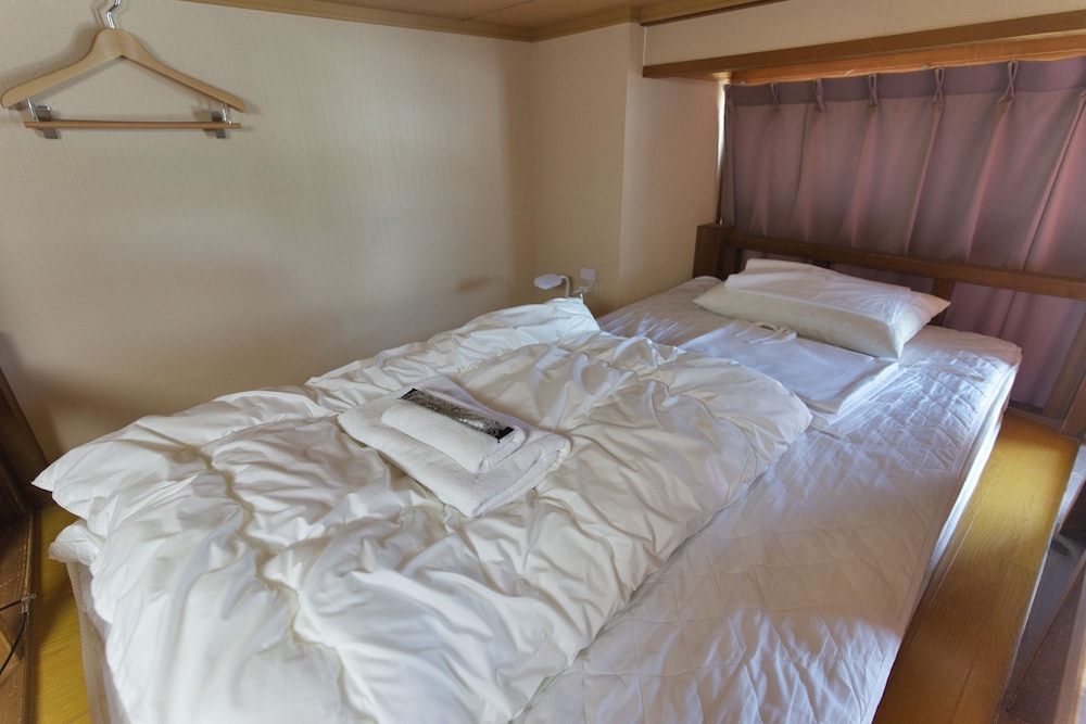 バンクルーム 8ベッド 禁煙 客室3 | KOMOREBI HOSTEL-your cozy place-