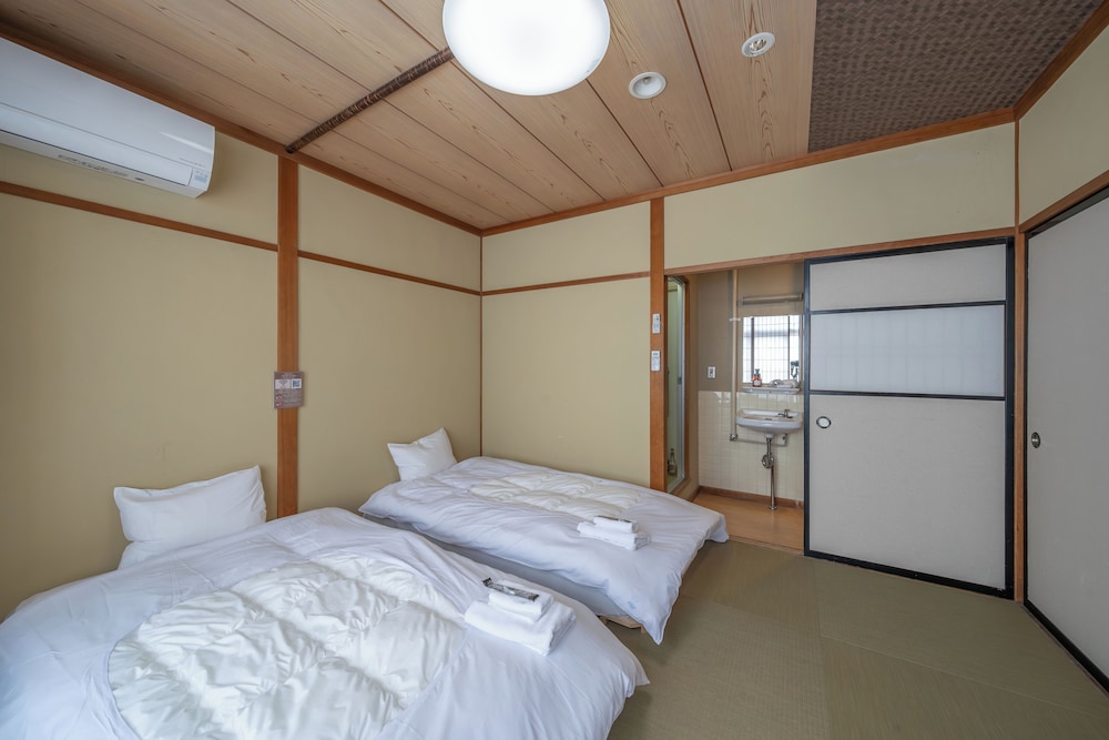 プライベートジャパニーズツイン 客室1 | KOMOREBI HOSTEL-your cozy place-