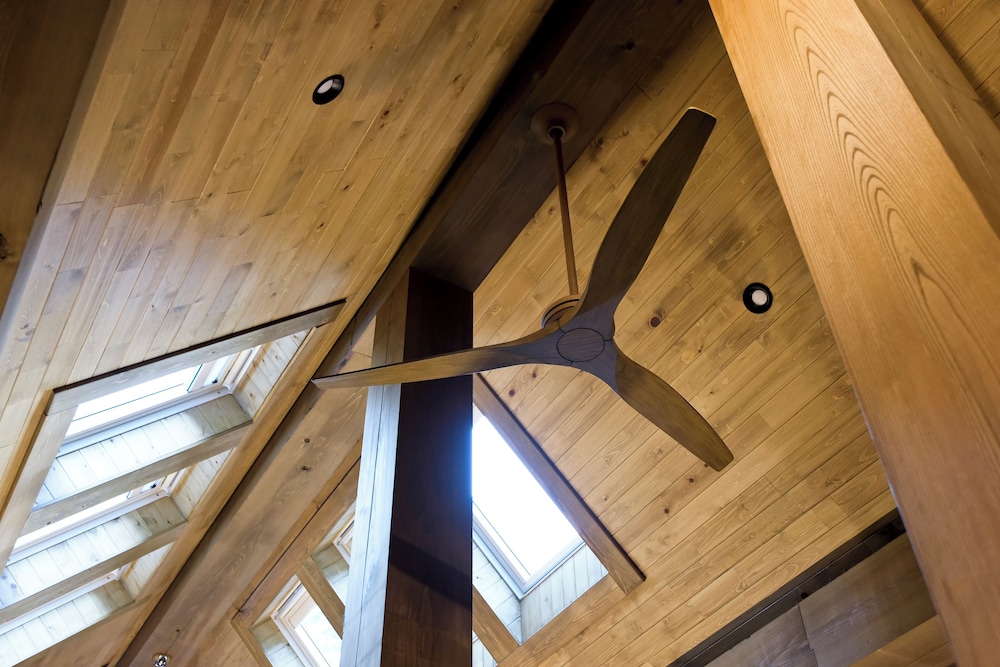 デラックス シャレー マウンテンビュー リビング エリア4 | Fountainhead Hakuba