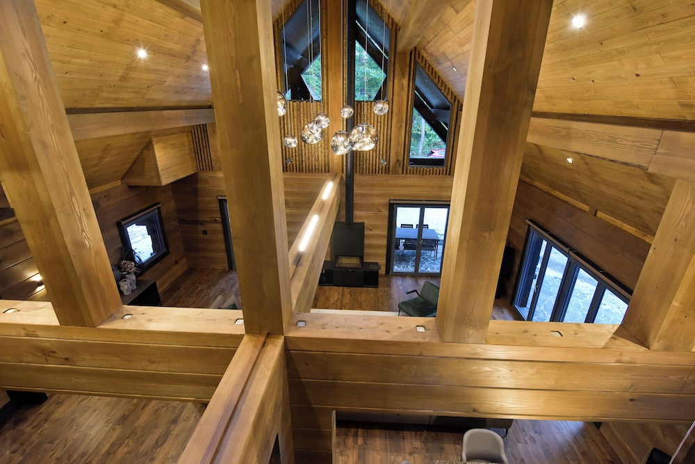 デラックス シャレー マウンテンビュー リビング エリア6 | Fountainhead Hakuba