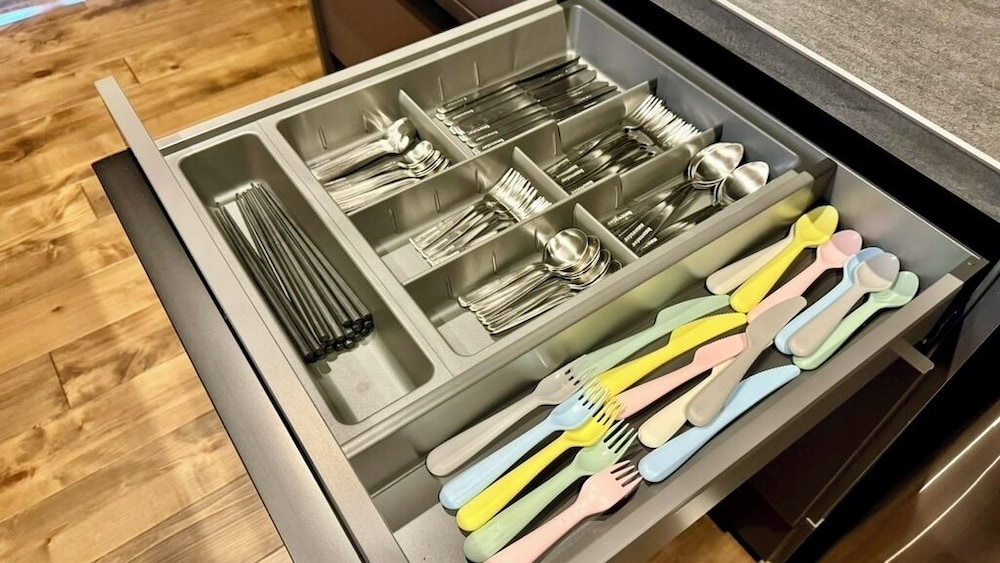 デラックス シャレー マウンテンビュー 専用キッチン8 | Fountainhead Hakuba