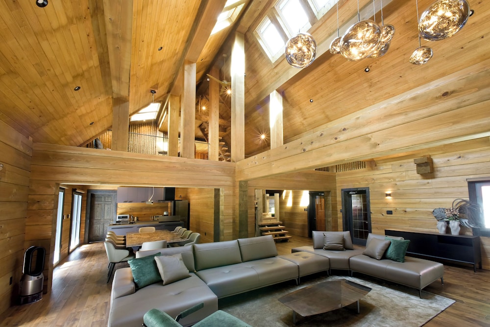 デラックス シャレー マウンテンビュー リビング エリア2 | Fountainhead Hakuba