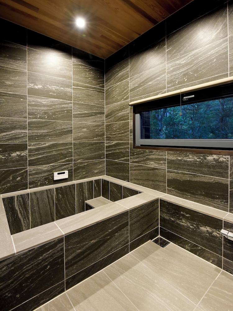 デラックス シャレー マウンテンビュー バスルーム0 | Fountainhead Hakuba