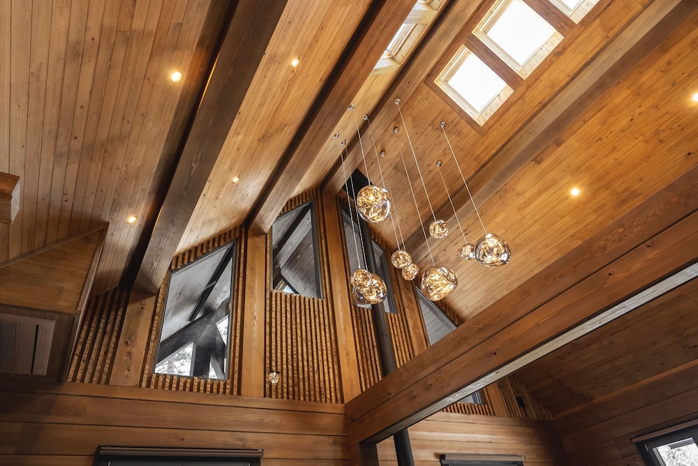 デラックス シャレー マウンテンビュー リビング エリア12 | Fountainhead Hakuba