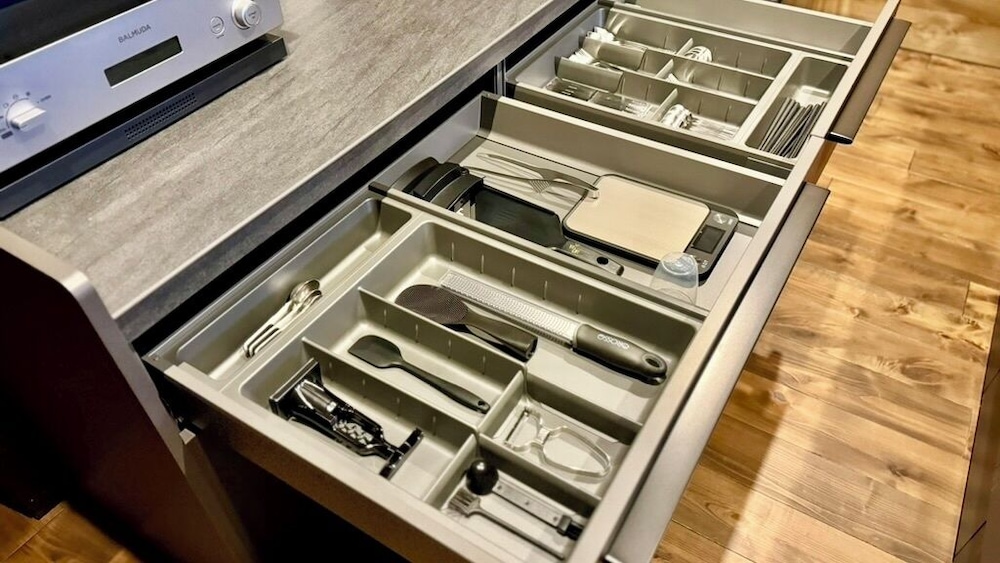 デラックス シャレー マウンテンビュー 専用キッチン11 | Fountainhead Hakuba