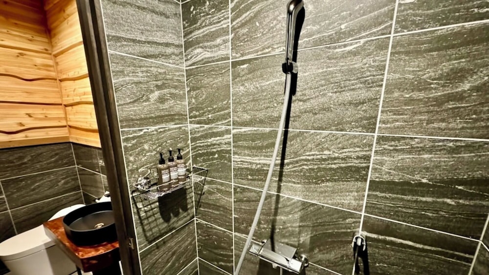 デラックス シャレー マウンテンビュー バスルーム7 | Fountainhead Hakuba