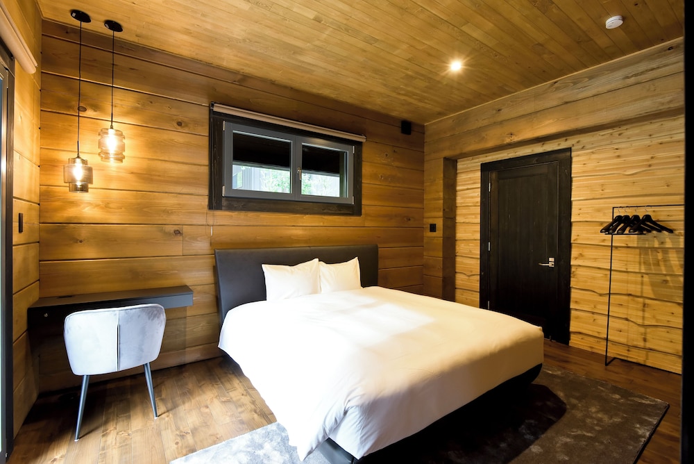 デラックス シャレー マウンテンビュー 客室1 | Fountainhead Hakuba