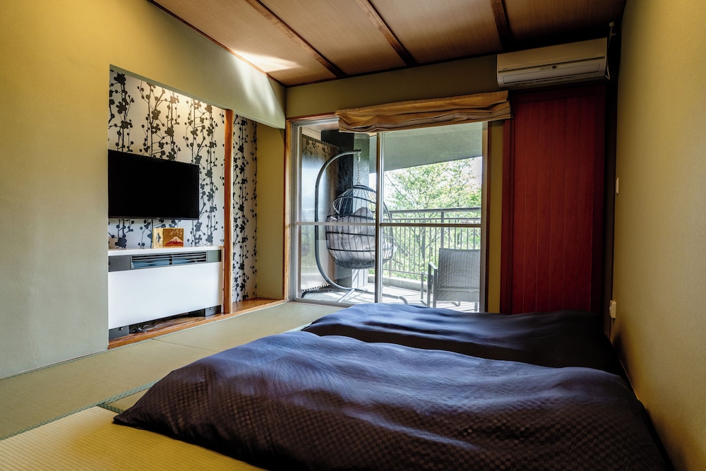 トラディショナル ルーム ベッド (複数台) 禁煙 ガーデンビュー 客室1 | YuYu Hakone - Private Open Air Onsen Usage Guaranteed