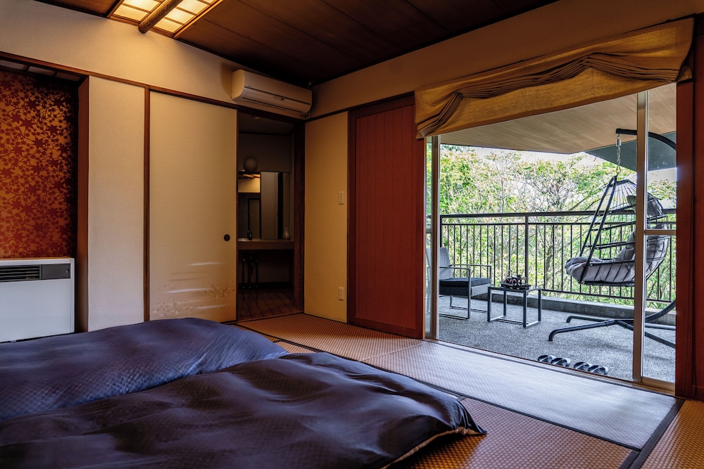 トラディショナル ルーム ベッド (複数台) 禁煙 ガーデンビュー 客室2 | YuYu Hakone - Private Open Air Onsen Usage Guaranteed