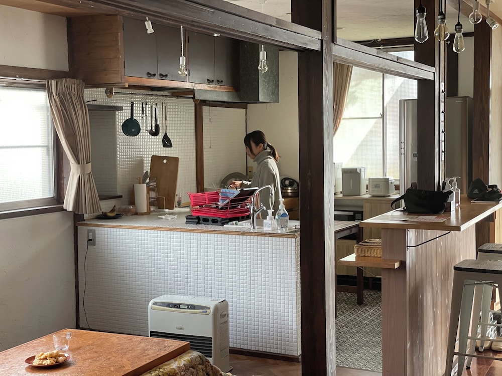 共用キッチン1 | 北アルプス麓のゲストハウス林屋