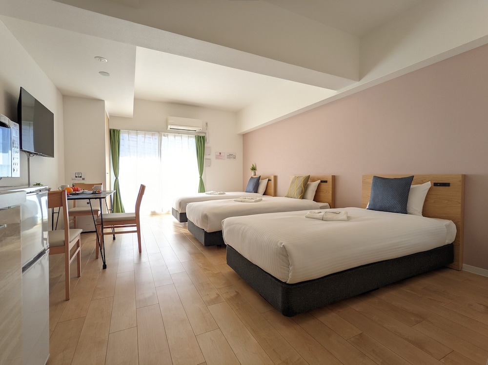 デラックス 4 人部屋 シティビュー 客室2 | ESLEAD HOTEL Namba South Ⅰ