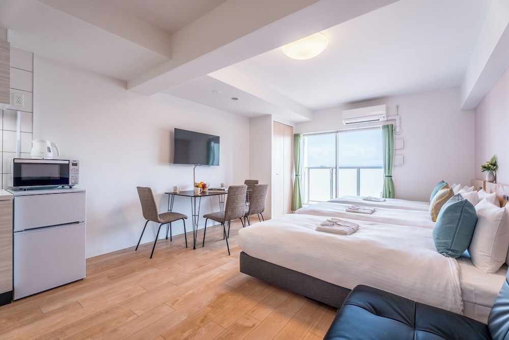 デラックス 4 人部屋 シティビュー 客室8 | ESLEAD HOTEL Namba South Ⅰ