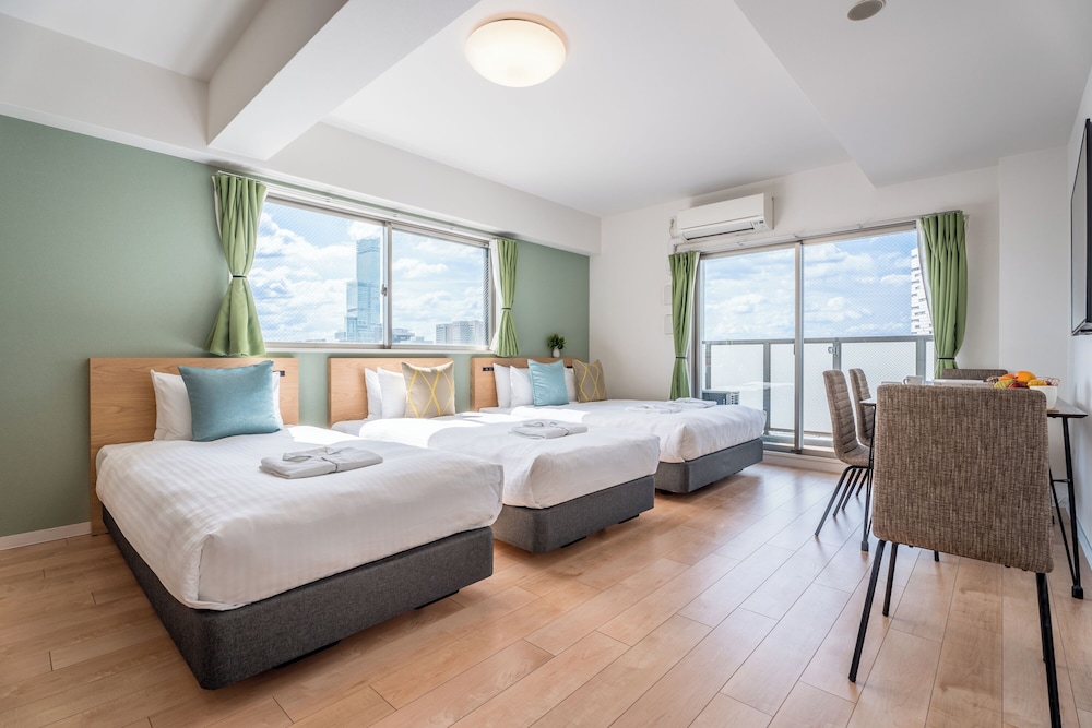 プレミアム 4 人部屋 シティビュー 客室8 | ESLEAD HOTEL Namba South Ⅰ