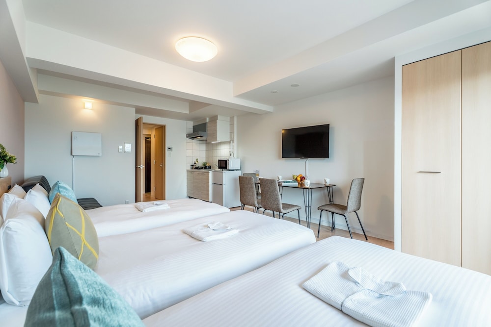 デラックス 4 人部屋 シティビュー 客室3 | ESLEAD HOTEL Namba South Ⅰ
