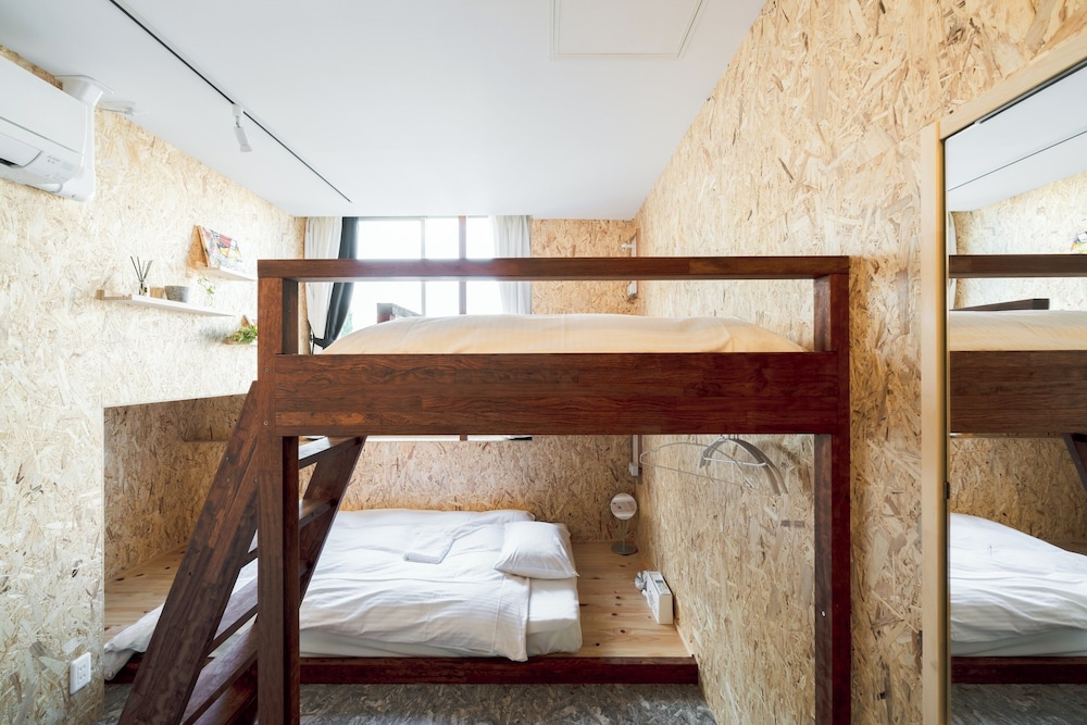 ベーシック ツインルーム 客室2 | コトリ コワーキング&ホステル琴平