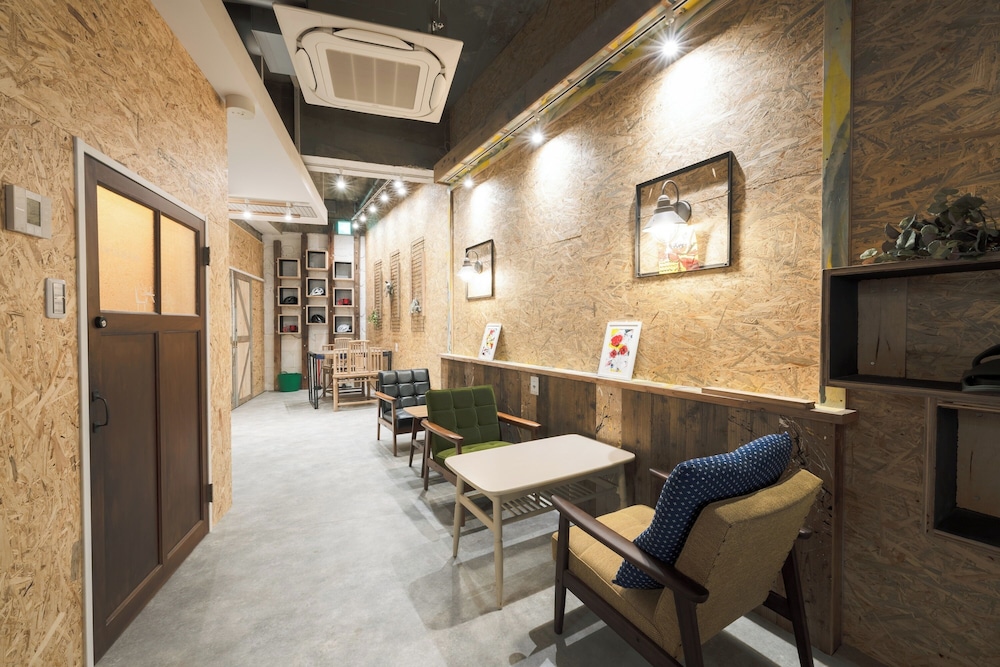 コンフォート ツインルーム リビング エリア0 | コトリ コワーキング&ホステル琴平