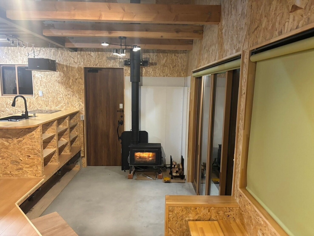 モダンジャパンハウス 禁煙 オーシャンビュー A, ペット不可 客室内のダイニングエリア1 | 一棟貸し宿　凪nagi