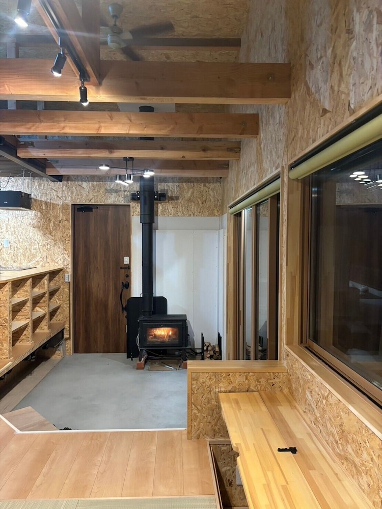 モダンジャパンハウス 禁煙 オーシャンビュー A, ペット不可 客室内のダイニングエリア0 | 一棟貸し宿　凪nagi