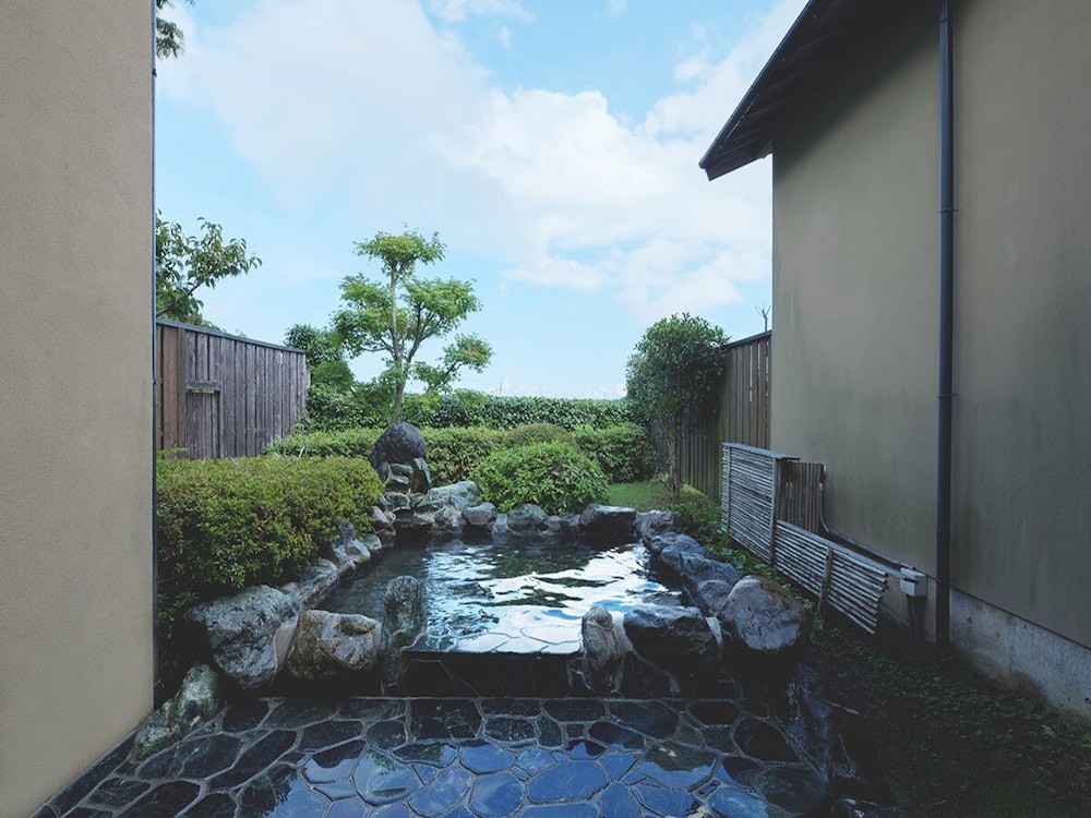 ベーシック ルーム パーシャル オーシャン ビュー 客室5 | はなれ宿善積