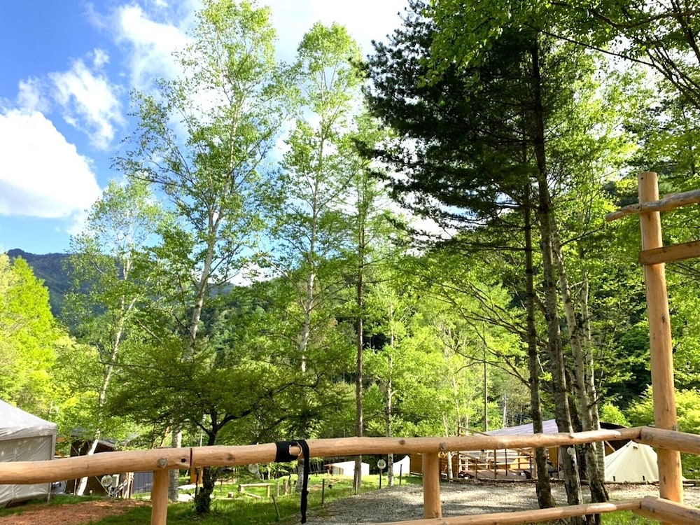 タイプCコンフォート テント バルコニー マウンテンビュー テラス / パティオ2 | Glamping La Fonte