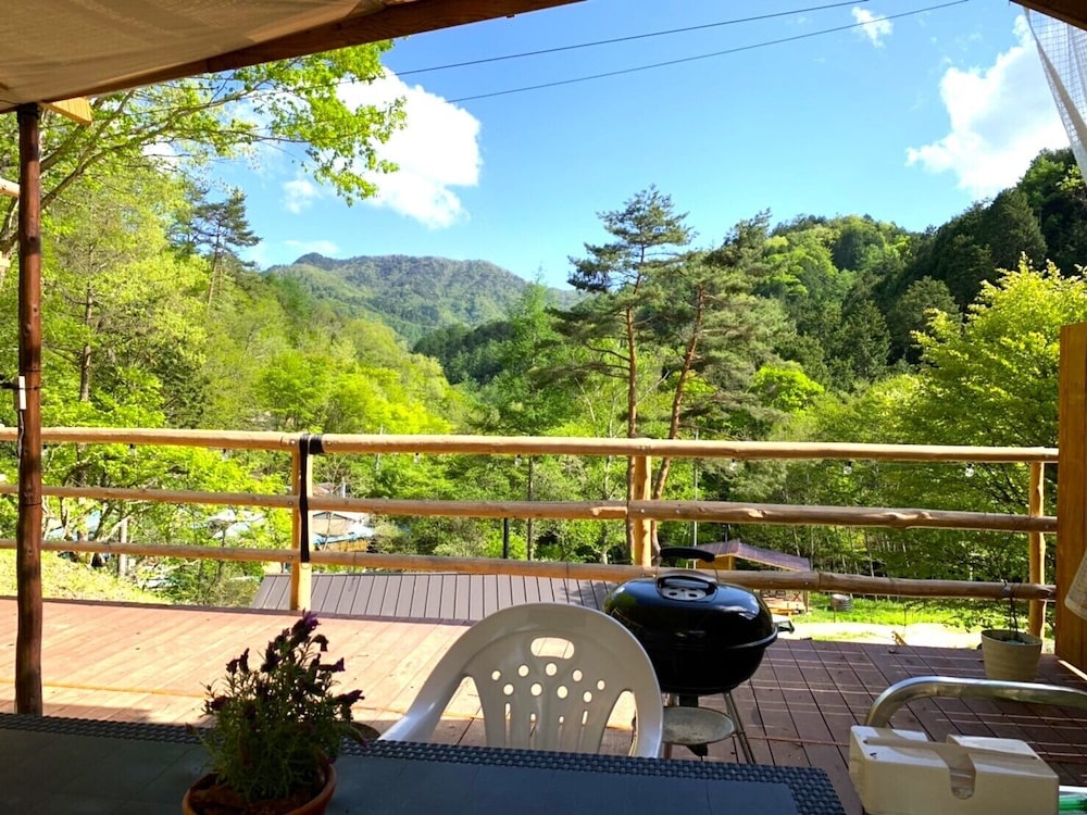 タイプBコンフォート テント バルコニー マウンテンビュー テラス / パティオ0 | Glamping La Fonte