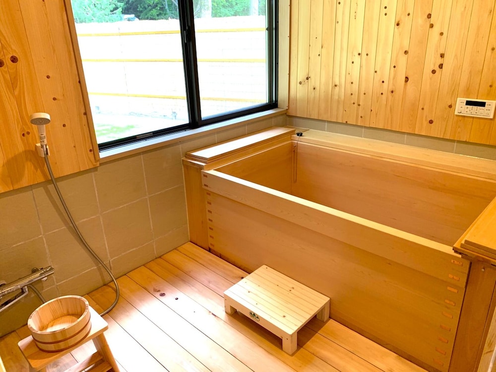 ラグジュアリー スタジオスイート バルコニー マウンテンビュー バスルーム0 | Glamping La Fonte