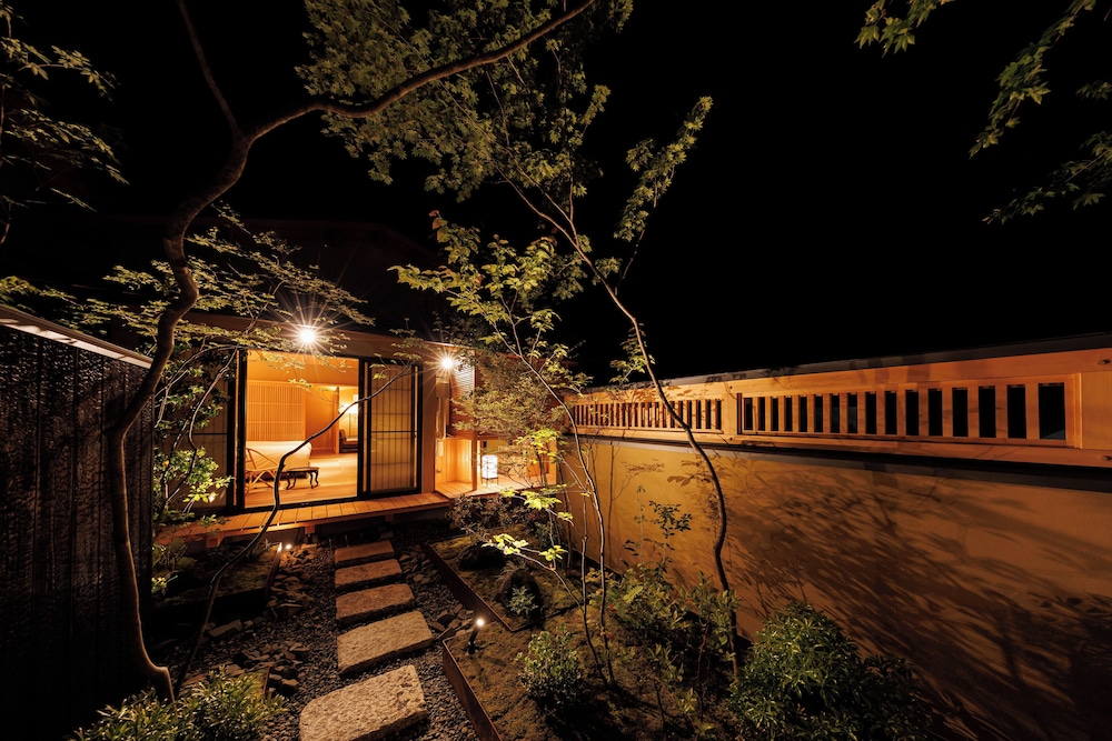 [こまくさ] 露天風呂付　ツイン (60 square meter) 客室1 | 松籟荘