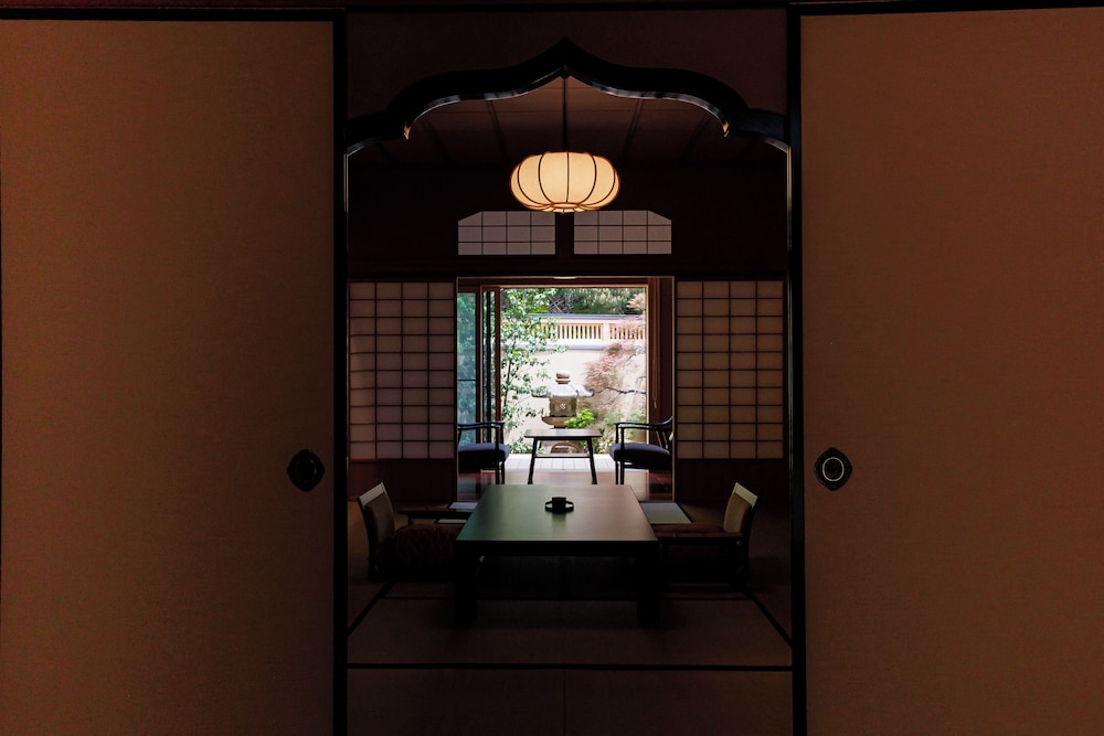 [きく] 露天風呂付　純和室 (95 square meter) 客室26 | 松籟荘