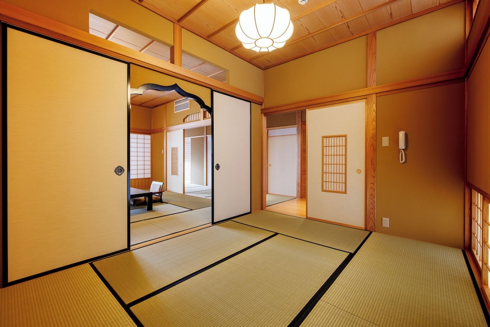 [きく] 露天風呂付　純和室 (95 square meter) 客室4 | 松籟荘