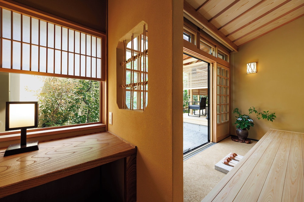 [はぎ] 露天風呂付　純和室 (90 square meter) 客室31 | 松籟荘